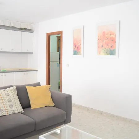 Calle Calzada Apartment *